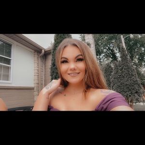 Meet your Posher, Brittney